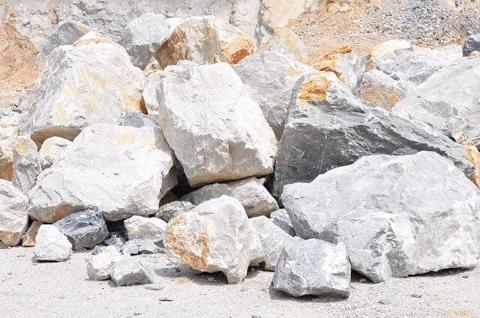 أنواع واستخدامات الحجر الجيري والفرق بين الجير