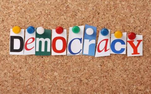 الديمقراطية-مفهوم الديمقراطية وانواعها ومميزاتها وعيوبها
