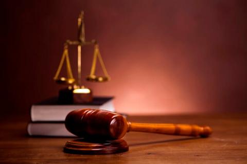 مبادئ القانون الطبيعي وقواعد العدالة كمصدر للقانون